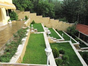 Затревяване с тревни смески на вилен парцел в село Луково