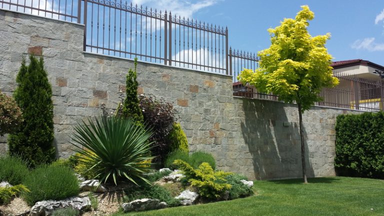 Озеленяване на двор в кв. Бояна (3) - етап 2