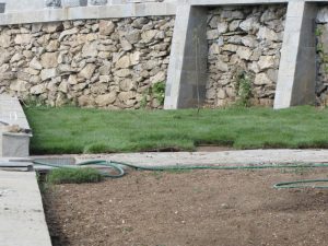 Затревяване на двор в село Венковец