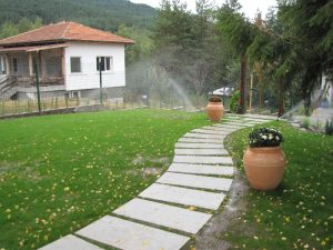 Поливна система във вилна зона Ярема