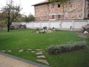 Озеленяване на двор в кв. Малинова долина