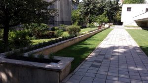 Реконструкция на зелените площи на посослството на Япония