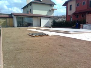 Затревяване на двор в кв. Бусманци