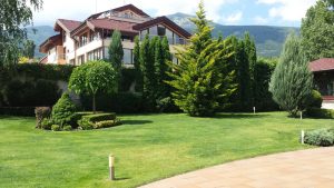 поддръжка на двор в София, кв. Драгалевци