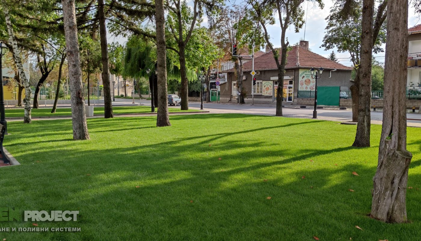 Озеленяване на парка в Мрамор