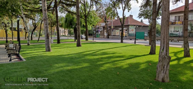 Озеленяване на парка в Мрамор