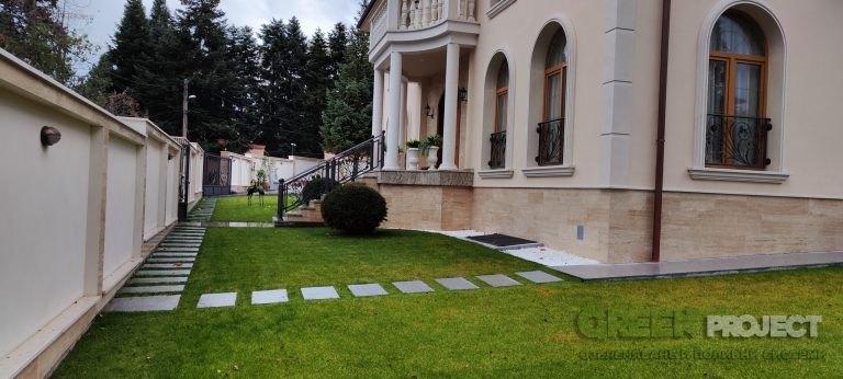 Озеленяване на двор в кв. Бояна 12