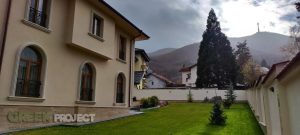 Озеленяване на двор в кв. Бояна 12